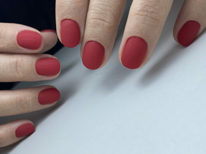 Nehty praha, praha, Nails, nehty, nehty gel, gelové nehty, modeláž nehtů, Red nails, červené nehty, nehty červené, nehty praha, praha 9, red matt, matné nehty