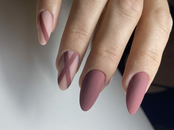Nude nails, nehty podzim 2021, podzimní nail art, podzimní zdobení, Nehty praha, praha, Nails, nehty, nehty gel, gelové nehty, modeláž nehtů,