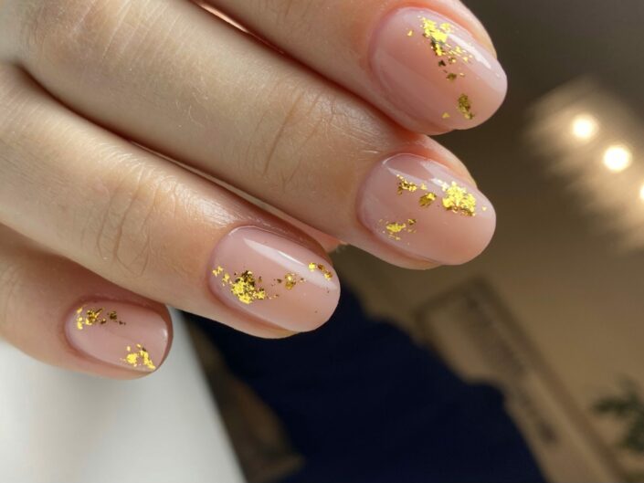 Foil design, folie, nude nails, Gel nails, gelové nehty, nehty gel, polygel, upravené nehty, krásné nehty, trendy nehty, nehty praha,