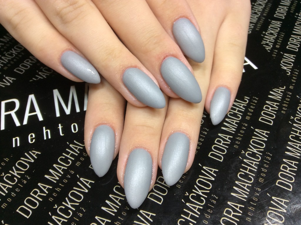 Grey in matt